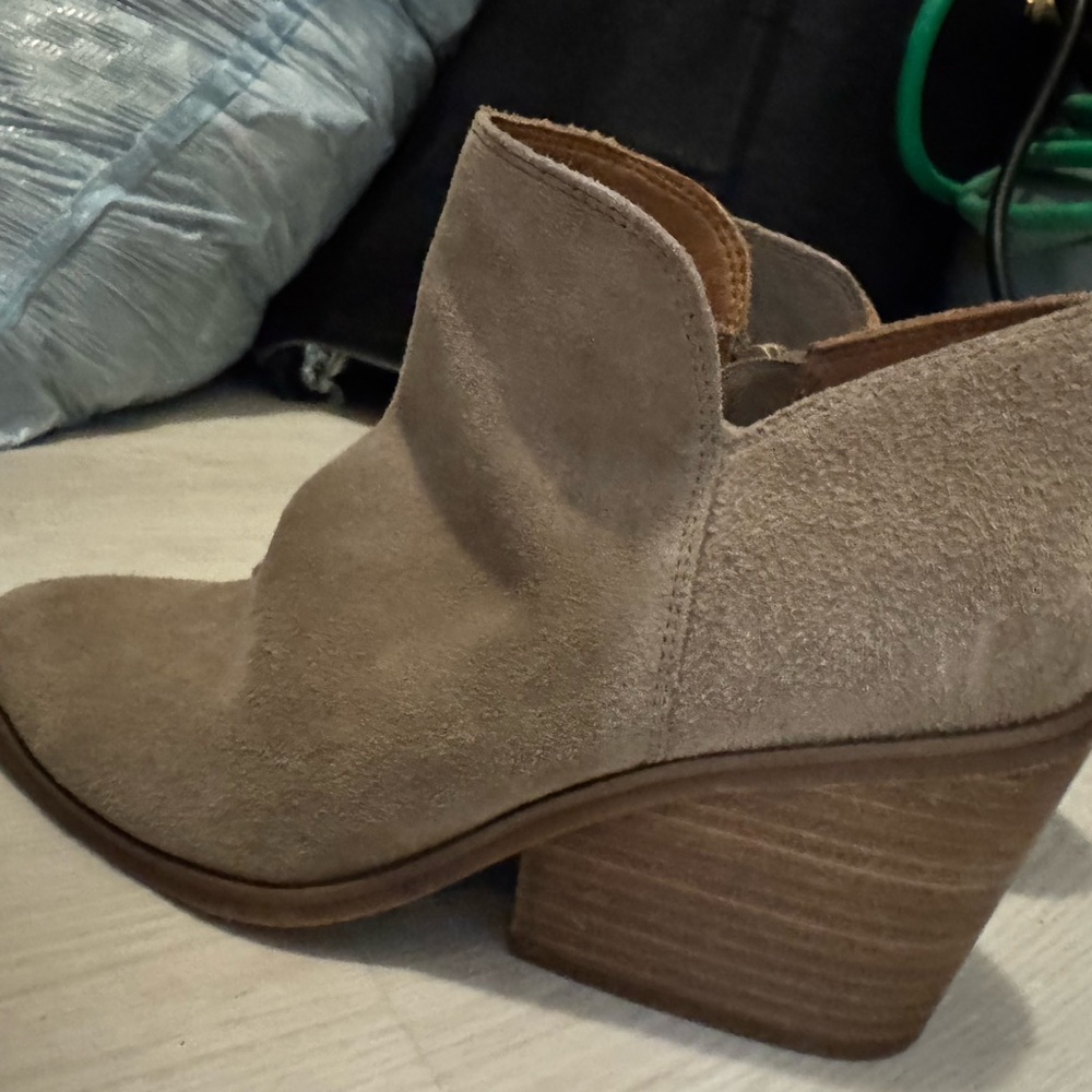 Lucky Brand Tan Ankle Boots - Picture 2 of 2